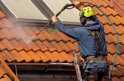 Démoussage et hydrofuge de toiture à Romigny